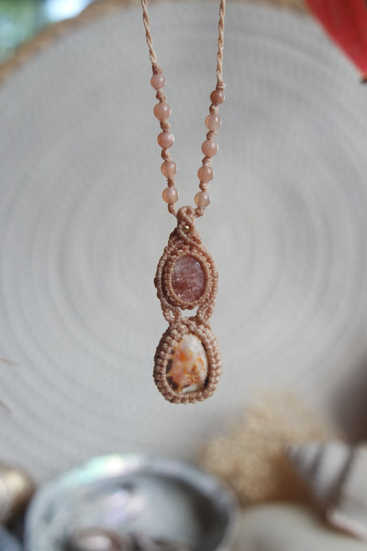 Sonnenstein Makramee Kette ~ Seeschimmer
