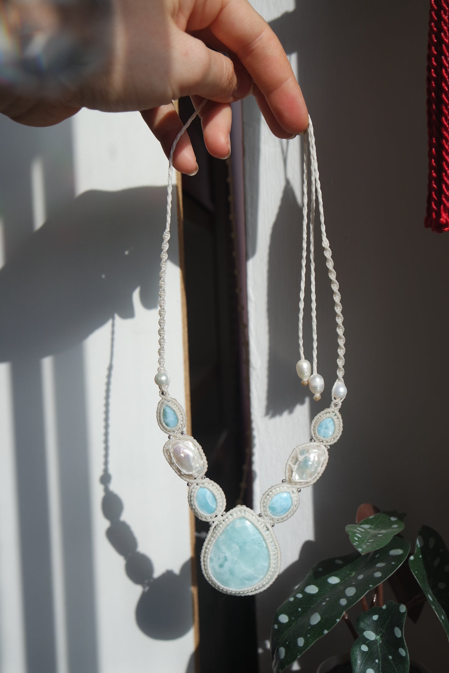 Larimar & Perle Makramee Collier
