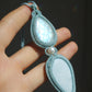 Boho Makramee Kette mit Natursteinen und verstellbarem Schiebeknoten.