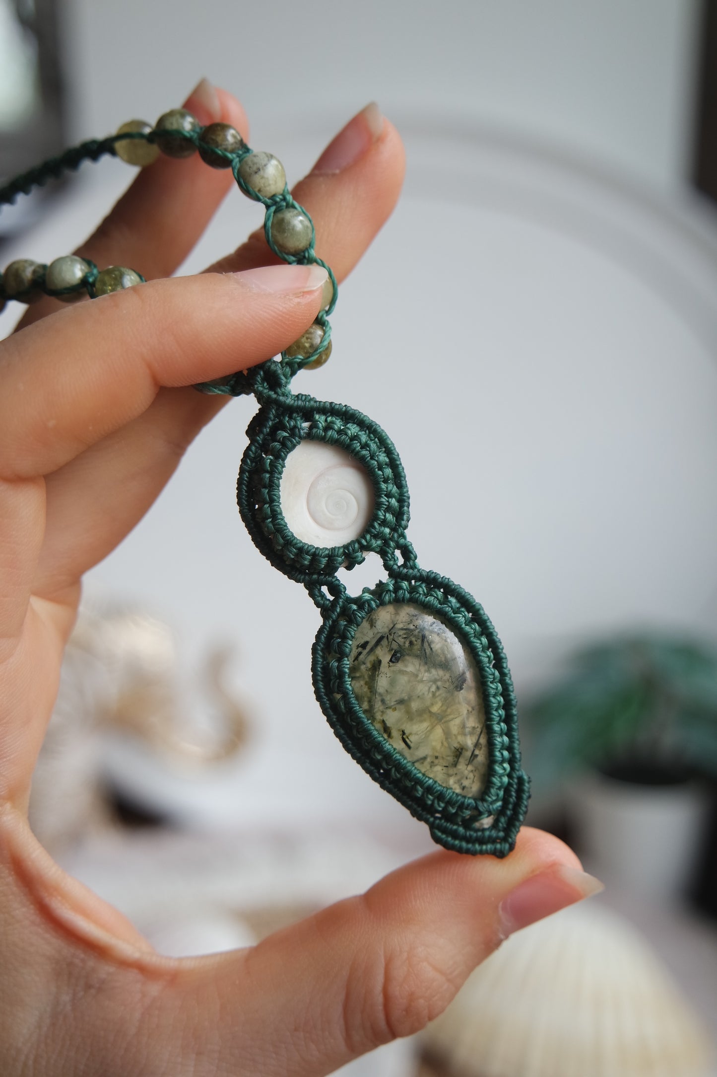 Prehnit Makramee Kette ~ Zuhause