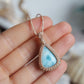 Handgeknüpfte Makramee Kette „Verbundenheit“ mit echtem Larimar.