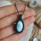 Makramee Kette mit Larimar und verstellbarem Schiebeknoten aus Handarbeit.