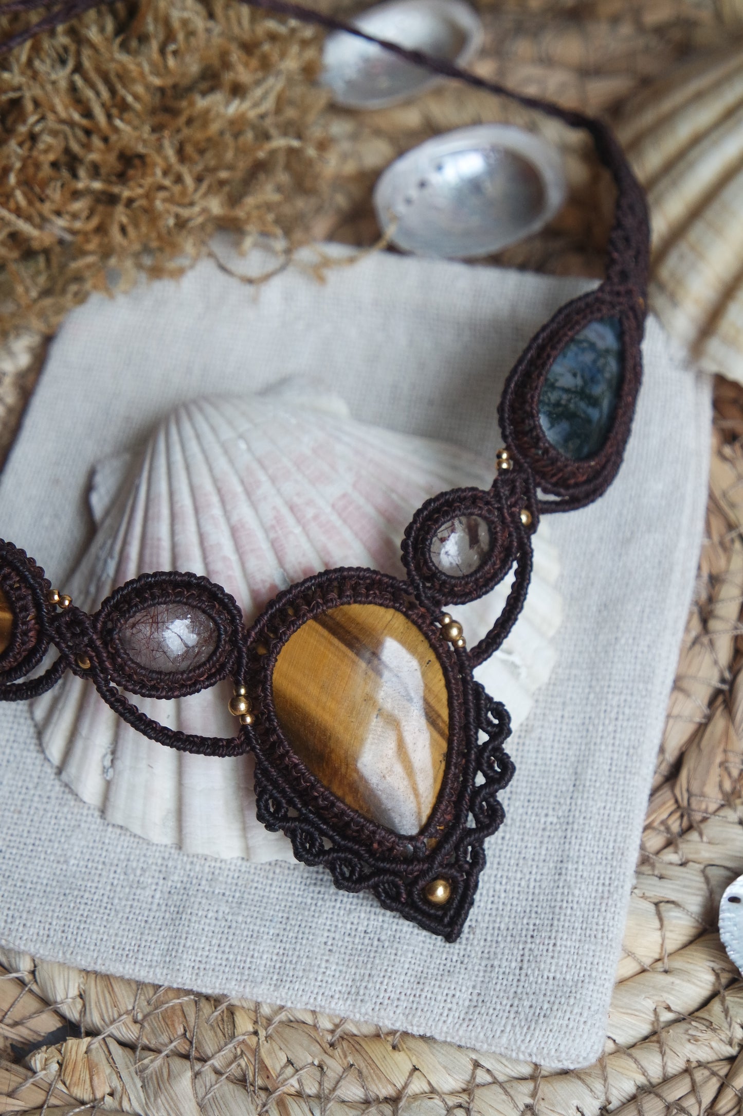 Makramee Kette mit Tigerauge, Moosachat & Quarz ~ Liorah