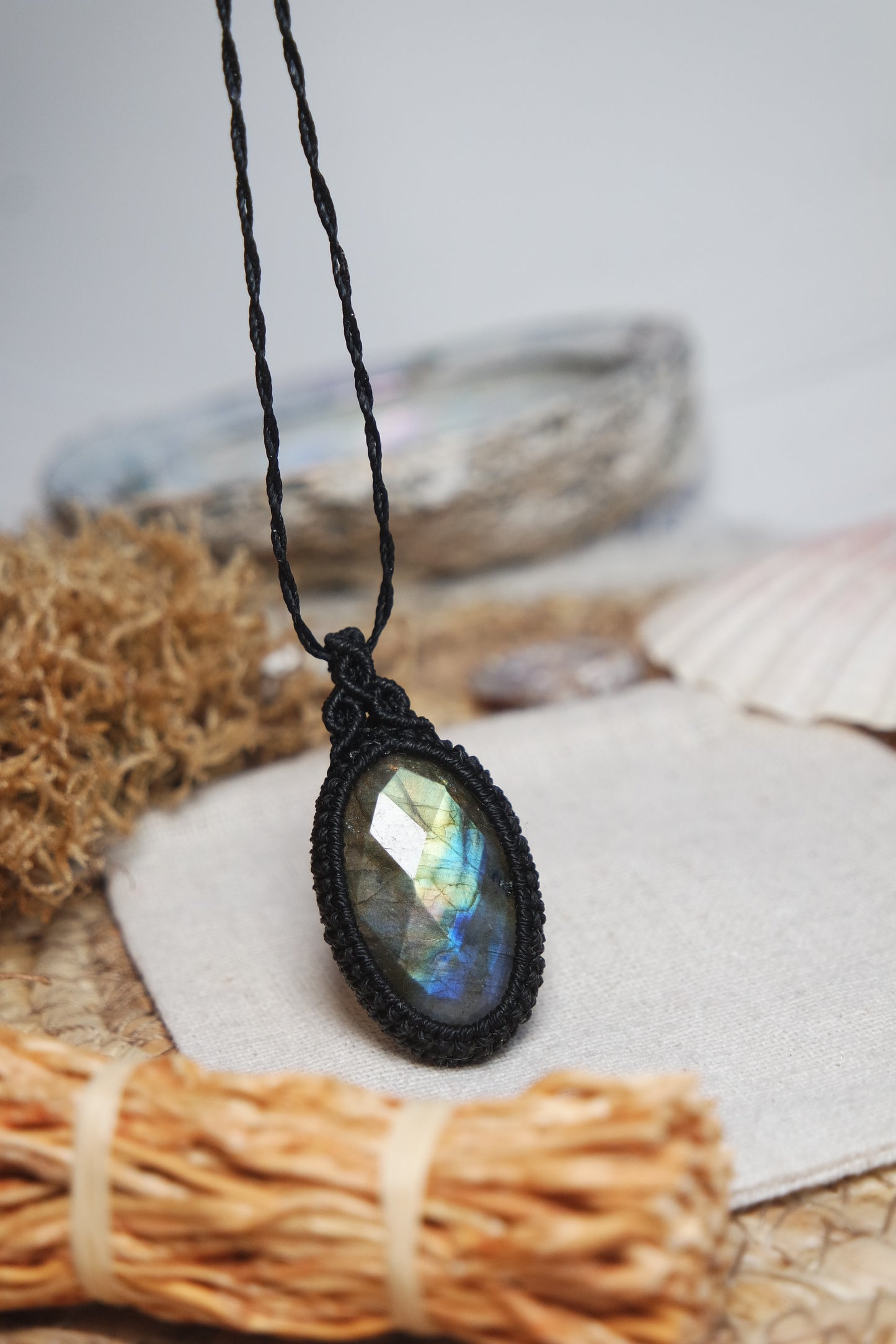 Labradorit Makramee Kette ~ Nymira