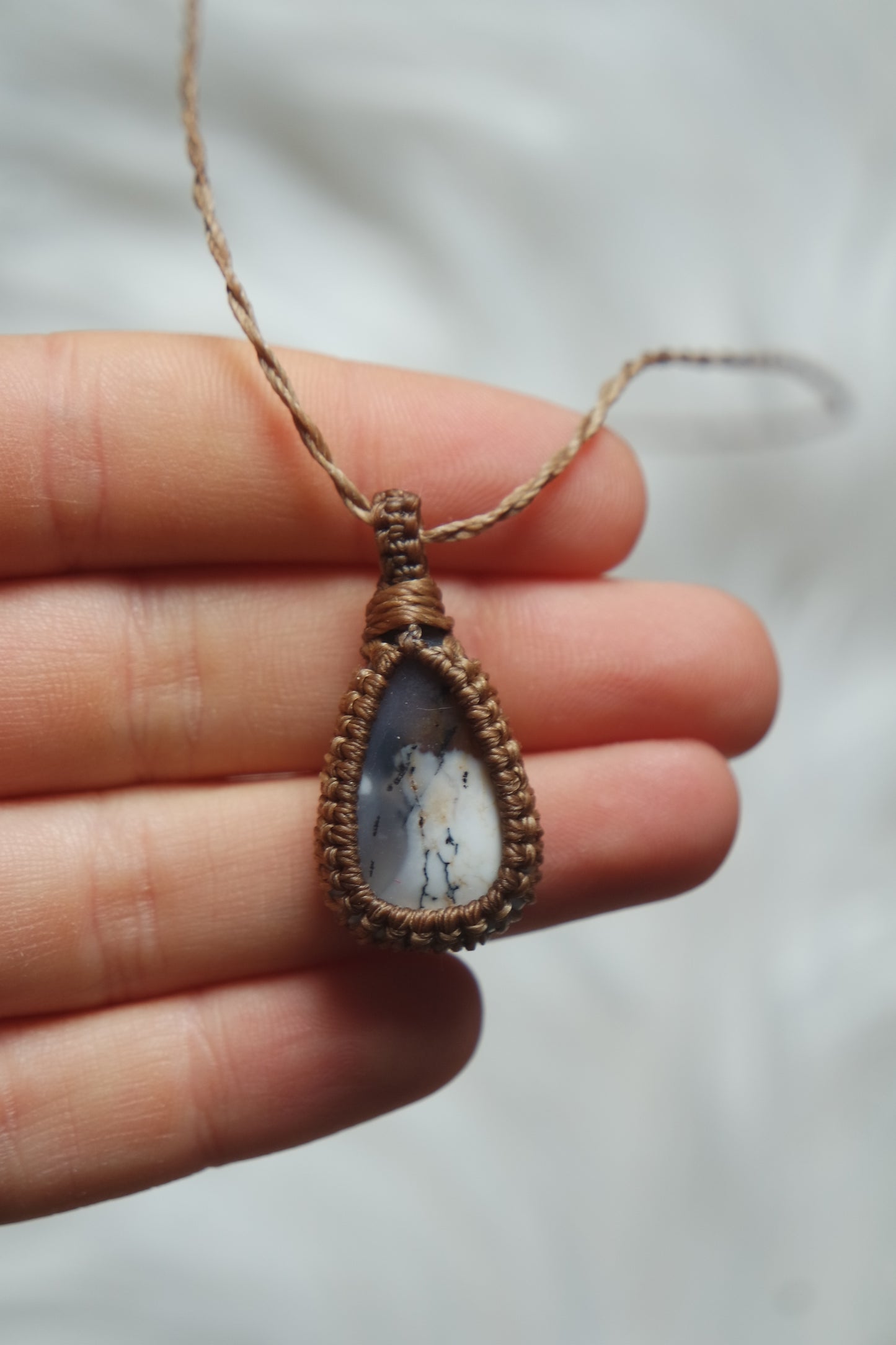 Dentriten-Opal Makramee Kette ~ Nymelia