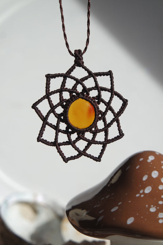 Bernstein Makramee Kette ~ Abendgold