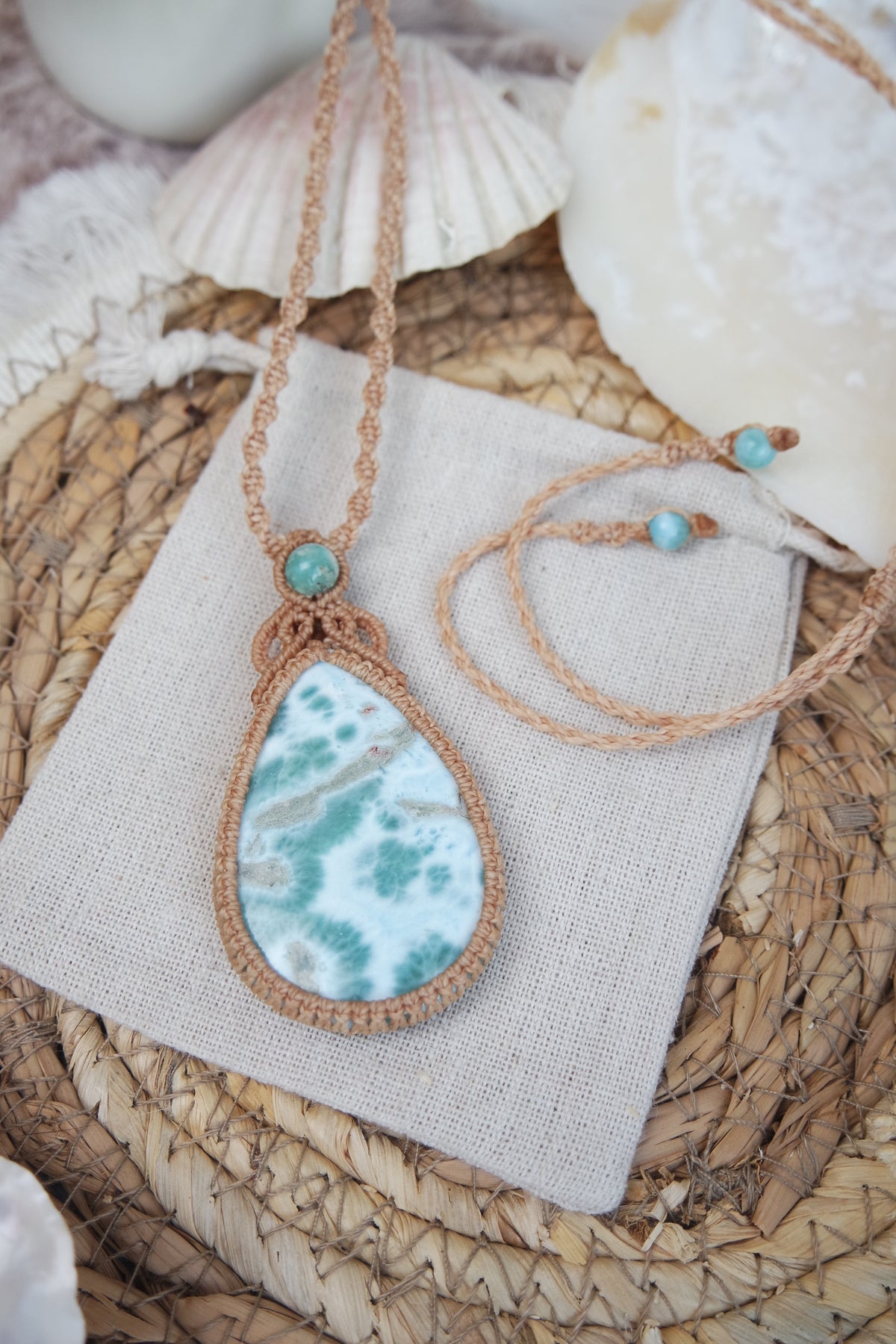 Larimar Makramee Kette