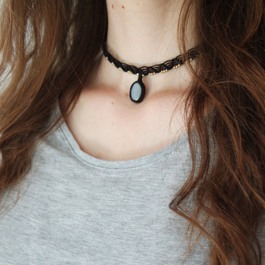 Grauer Mondstein Choker